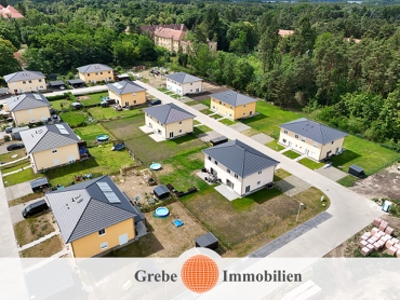 Dachgeschoss ohne Schrägen in den Baumkronen!